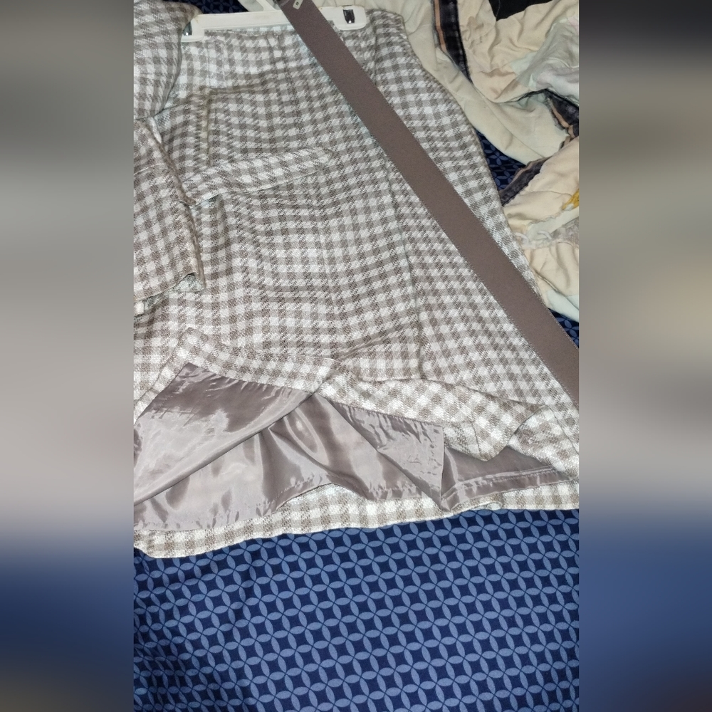 SK company skirt suit